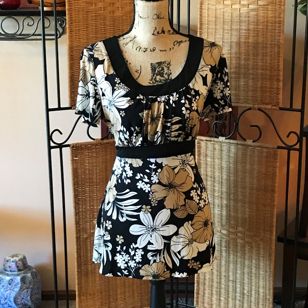 Perseption Black and Tan Tie Back Blouse